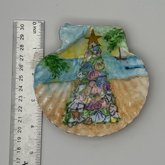 Handmade Coastal Christmas Tree painted on REAL scallop shell - Picture 1 of 5